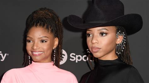 2020 Bet Awards Chloe And Halle Perform In Locs And Soft Glam Makeup