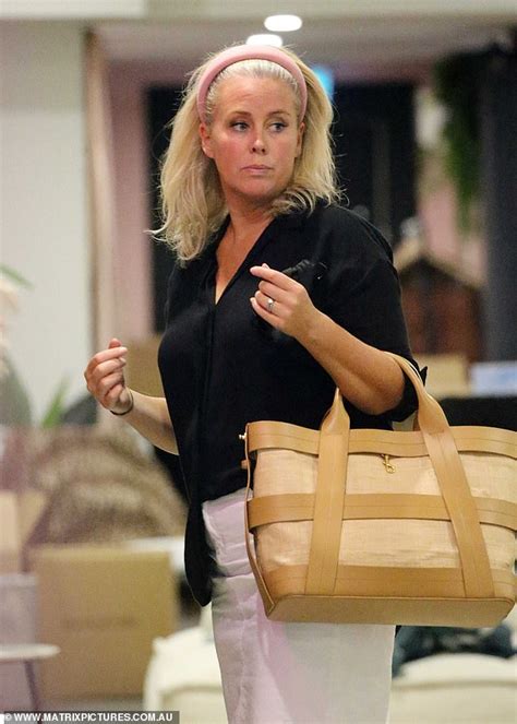 Sunrise Host Samantha Armytage Shows Off Her New Wedding Ring While Shopping In Sydney Readsector