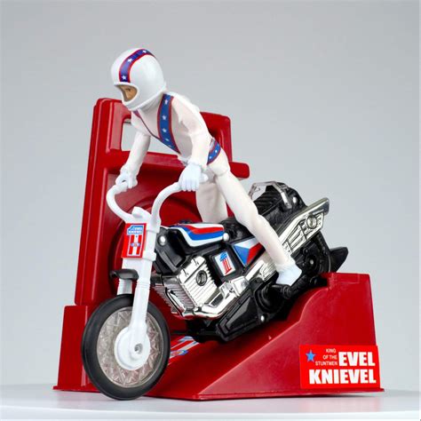 Evel knievel, 1967, caesar palace jump. Pin by John P. on Nostalgia in 2020 | Stunt cycling, Evel ...