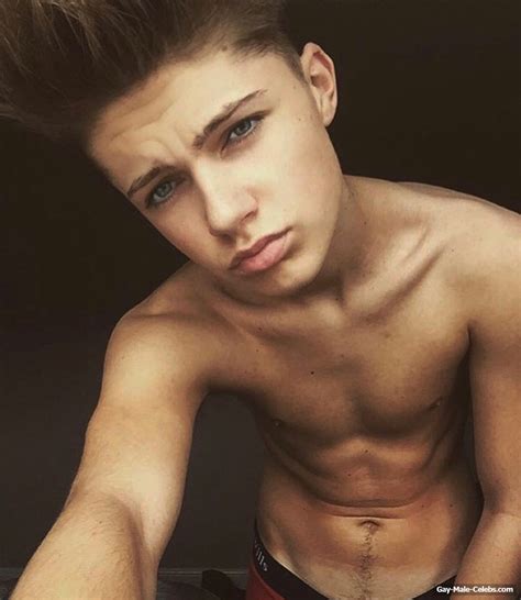 Leaked Harvey Leigh Cantwell Aka HRVY Shirtless And Sexy Photos