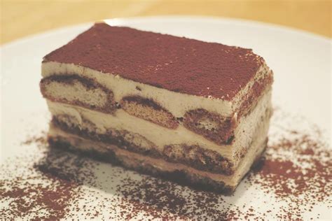 · einfaches rezept für tiramisu, wie es in italien im original gegessen wird. How to make the original Tiramisu Cake | Italianpot