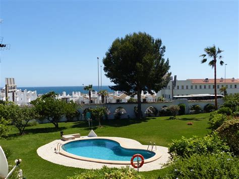 Amplio y luminoso apartamento de 2 dormitorios en finca doña maría, con vistas se alquila (de septiembre hasta junio), moderno apartamento con gran terraza privada ubicado en edificio con piscina comunitaria. Alquiler apartamento en Benalmadena, Costa del Sol con piscina común y acceso a internet - Niumba