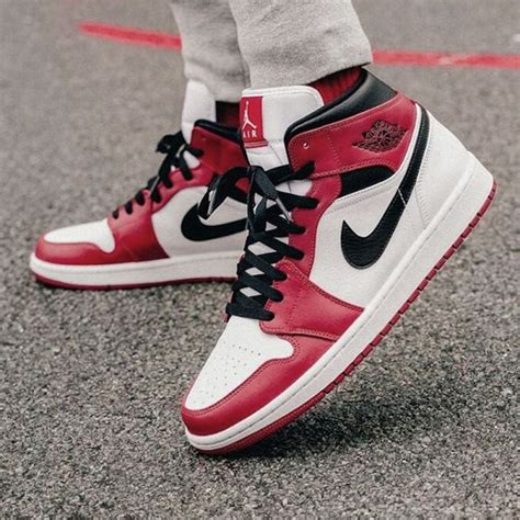 Nike Air Jordan 1 Mid Chicago 2020 Whitegym Red Black Basketball Shoes 554724 173 Aj1 Unisex