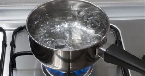 Boiling water will cool down much faster if the environment temperature is near or below zero (0) degrees celsius (32 degrees f) (such as if you were boiling water on a fire/stove. Boil water advisory lifted in Livonia