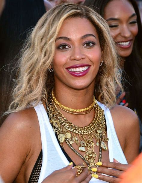 Beyoncés Sculpted Brows To Add More Dimension To Your Arch Bailey Says Finish The Look With