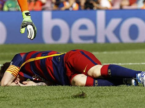 Messi Abandona El Partido Al Minuto 9 Por Lesión Excélsior