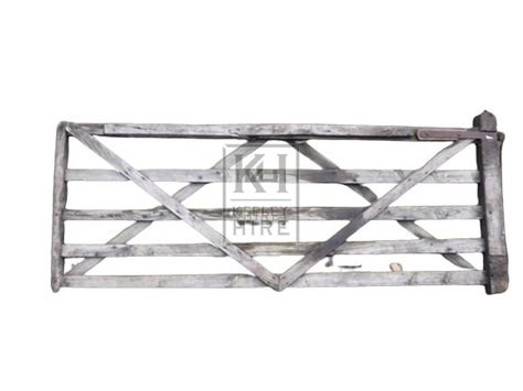 Fencing Prop Hire 8ft Farm Gate Keeley Hire