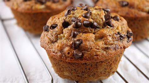 Any feedback is greatly appreciated. Low-Fat Banana Oatmeal Chocolate Chip Muffins - 1K Recipes!
