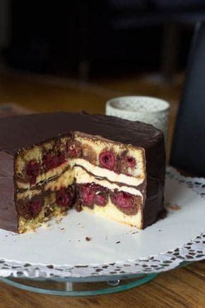 Dieser kuchen gehört auf jede kaffeetafel: Donauwelle cake! | Donauwellentorte, Kuchen und torten ...