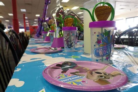 Our Birthday Party Experience at Chuck E Cheese