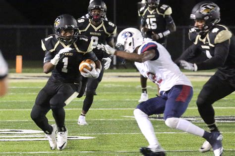 Southwest Rides Big Second Half To Defeat East Central 38 34 In Season