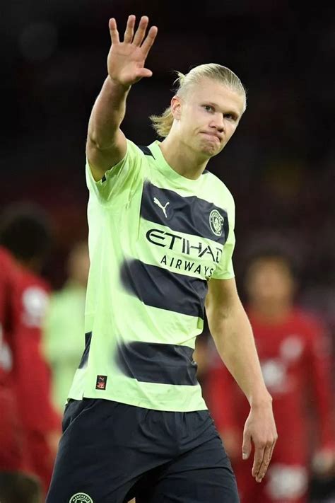 Erling Haaland Spotted With Daring New Hairstyle And Man City Fans