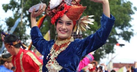 Mengenal Suku Minang Asli Sumatera Barat Daerah Id
