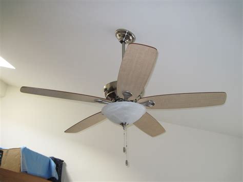 With such a wide range of ceilings fans available it can be overwhelming when selecting the right bedroom ceiling fan for your home. Master bedroom ceiling fans - 25 methods to save your ...