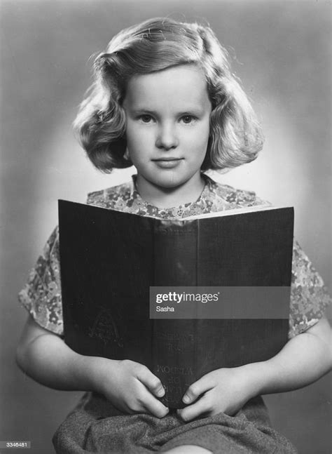 13 Year Old Irish Child Actress Peggy Cummins Holding A Book Photo D
