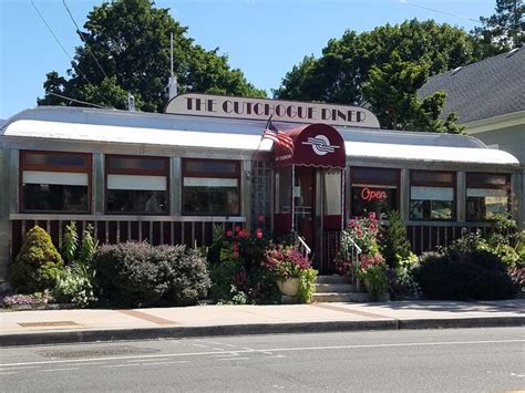 The Cutchogue Diner Is An Old School Eatery On Long Island Ny