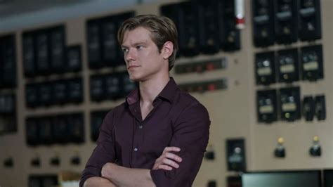 Is he dead or alive? MacGyver Star Lucas Till Says Showrunner Made Him Suicidal ...
