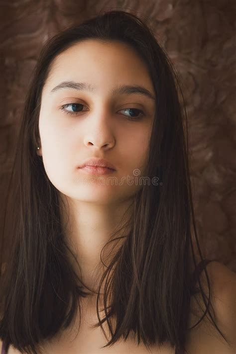 Portret Van Een Mooi Meisje Stock Afbeelding Afbeelding Bestaande Uit
