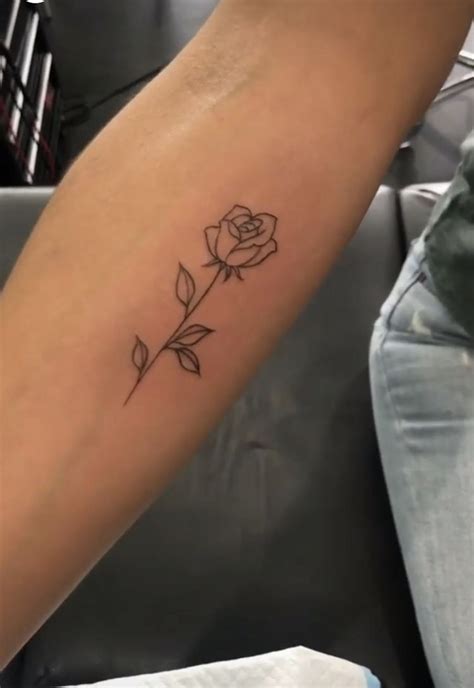 Tiny rose tattoo by mallory swinchock wrist tattoos girls, flower wrist tattoos, mom tattoos. Pin by Karolina Florczak on Tatouage | Tattoos, Rose ...