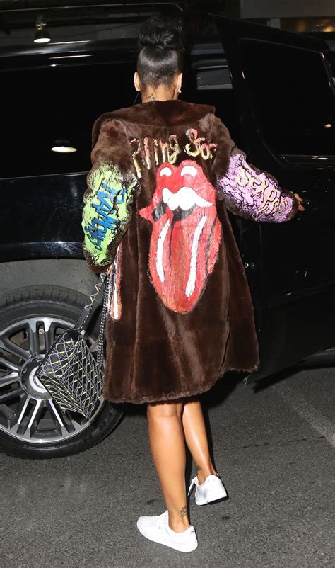 You Have To See This Wild Rihanna Outfit From The Front Crazy Outfits
