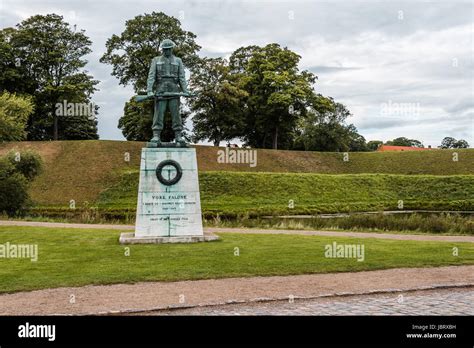 Copenhagen Denmark August 10 2016 Soldier Bronze Statue In