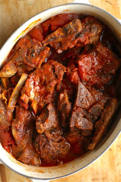Season the neck bones with salt and pepper and place into the roasting pan. Tomato-Braised Pork Neck Bones Recipe | The Hungry Hutch