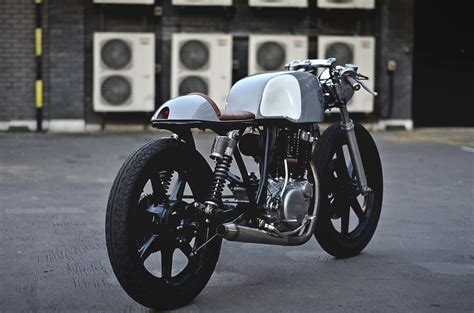 כתובת מקומית ‪no 1 lorong sultan‬, pj palms sports center, 46200. Yamaha SR500 Cafe Racer by Auto Fabrica - BikeBrewers.com