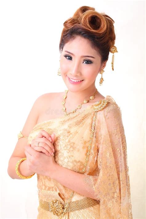 Portret Mooie Thaise Vrouw In Uitstekend Thais Traditioneel Kostuum Stock Foto Image Of