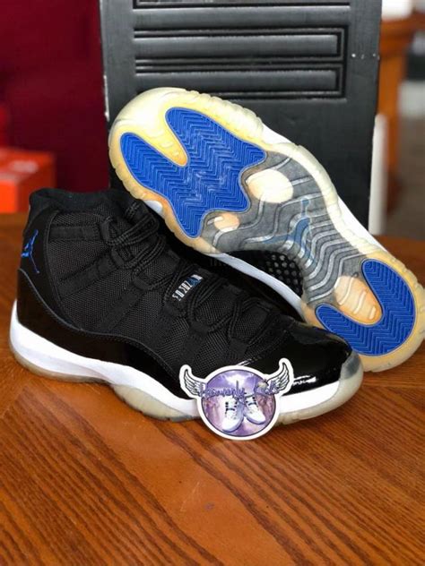 This air jordan 11 will also feature an icy blue translucent outsole and comes with a looney tunes inspired box. Air Jordan Retro 11 Space Jam 2009 READY TO SHIP | Kixify ...