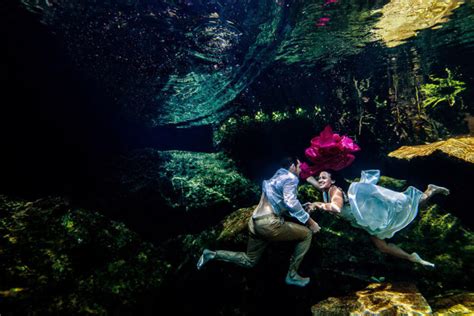 Best Underwater Wedding Pictures Kristen And Brandon Sebi Messina