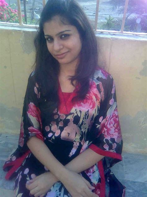 Pakistani Girl Aqsa ~ Girls Pictures And Wallpapers