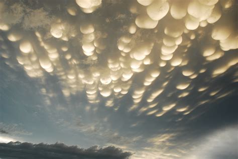 10 Mysterious And Amazing Shots Of Mammatus Clouds