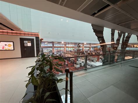 Review Qantas Business Class Lounge Singapore Changi Airport Terminal 1