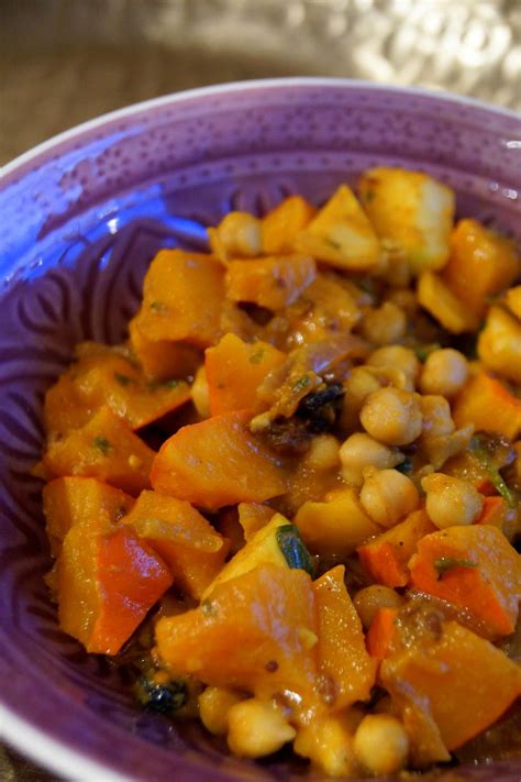 Seriously delicious and can be made in bulk so you can make yourself a sandwich later. Herbstliches Kürbis-Apfel-Curry mit Kichererbsen - Rezept ...