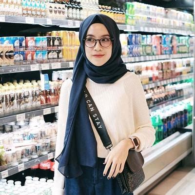 Cermin mata apakah yang sesuai untuk wanita berhijab ibnusina store. Baru 32+ Gambar Wanita Berhijab Memakai Kacamata, Foto Wanita