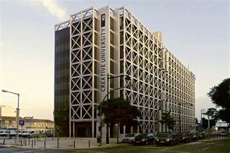 Antes as coisas vinham ter consigo. Edificio D. Carlos I | Tomas Taveira, arquiteto
