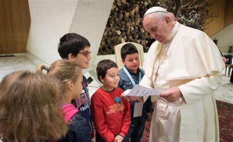 Papa Francisco Se Reúne Con Niños Autistas