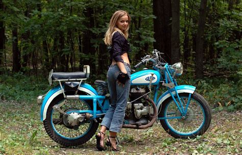 Girl On A Gilera Motorcycle Bing Images Can Am Bobbers Sportster Cafe Racers Ducati