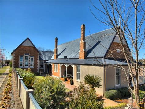 Australian companies located in molong, new south wales. 64 Edward Street, Molong, NSW 2866 - realestate.com.au