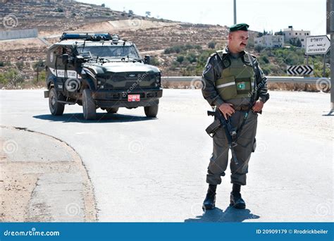 Israeli Border Police Soldier Editorial Photo 20909179