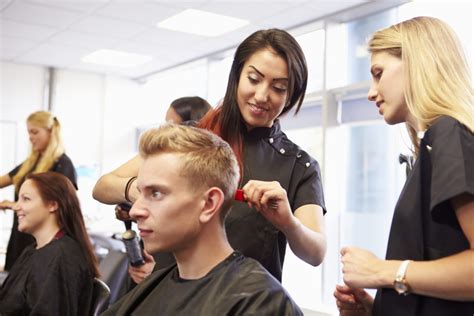 6 Reasons To Attend A Cosmetology School Meridian College