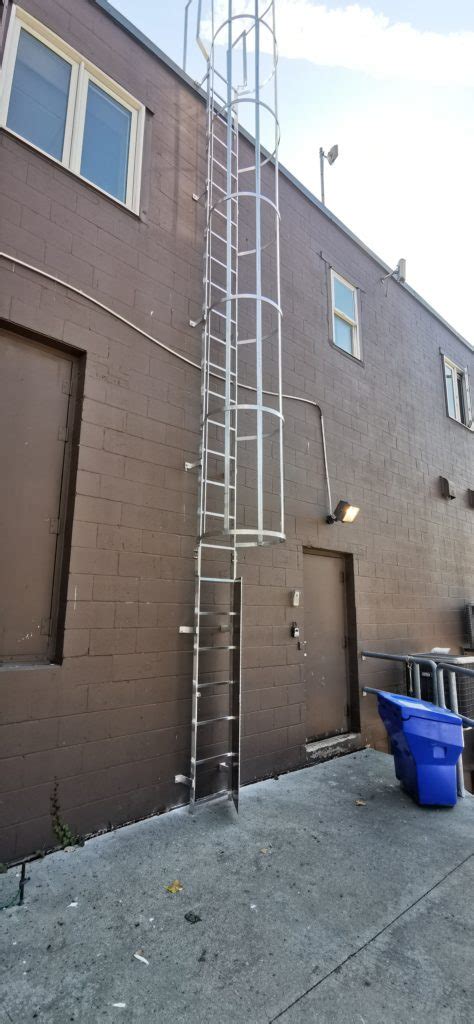 Fixed Roof Access Ladders Parking Safety Steel Bollards Supply