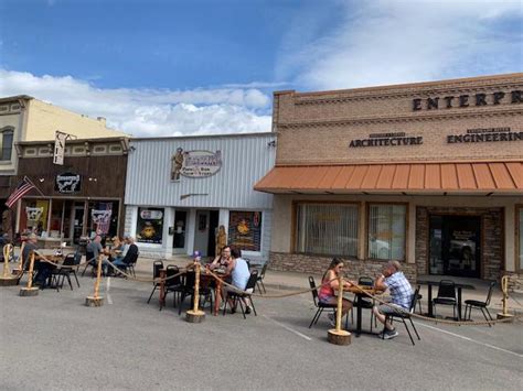 Shooters Restaurant Colorado Colorado Restaurant Serves Up Big