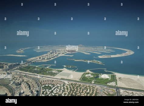 The Palm Jumeirah Dubai United Arab Emirates Stock Photo Alamy