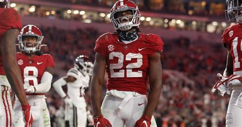 Harris performed with the los angeles improvisational comedy troupe the groundlings and taught for a time with the groundlings school. Najee Harris reveals motivation behind returning for 2020