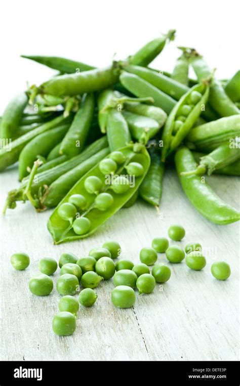 Peas Shelled Hi Res Stock Photography And Images Alamy