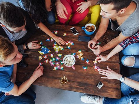 Hay 80 cartas que se reparten entre todos los jugadores de manera equitativa. Les meilleurs jeux de société québécois à moins de 30 ...