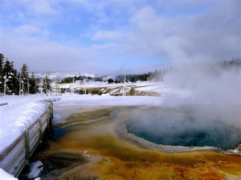 10 Reasons To Visit Yellowstone National Park In Winter
