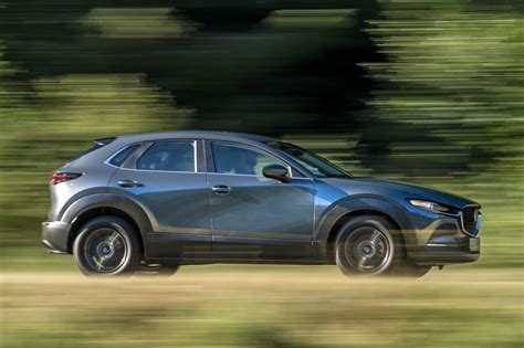 It went on sale in japan on 24 october 2019, with global units being produced at mazda's hiroshima factory. Eerste test Mazda CX-30 - Autowereld.com