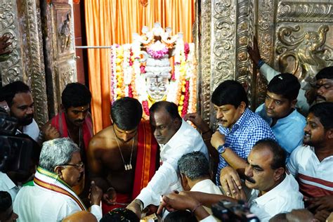 Siddaramaiah On Twitter ವರುಣಾ ವಿಧಾನಸಭಾ ಕ್ಷೇತ್ರದ ಕಾಂಗ್ರೆಸ್ ಅಭ್ಯರ್ಥಿಯಾಗಿ ನಾಮಪತ್ರ ಸಲ್ಲಿಸುವ ಮುನ್ನ